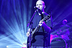 Lift Me Up - Originalversion (Mittlere/fortgeschrittene Stufe) Moby - Musiknoten für Schlagzeug