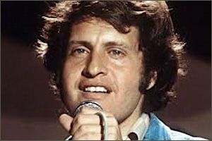 Salut les amoureux (Voz Joe Dassin, ac. Piano e Orquestra) Joe Dassin - Partitura para Piano