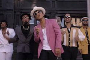 Uptown Funk Bruno Mars - Singer Nota Sayfası