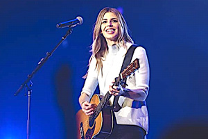 Hillsong-United-Brooke-Fraser-Hosanna.jpeg
