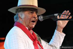 Omar-Moreno-Palacios-Sencillito-y-de-alpargatas.jpg