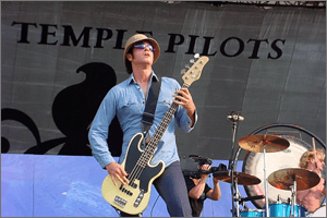 Stone-Temple-Pilots-Plush_e7288ddb.png